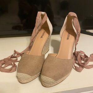 NEW Just fab wedged heels size 8